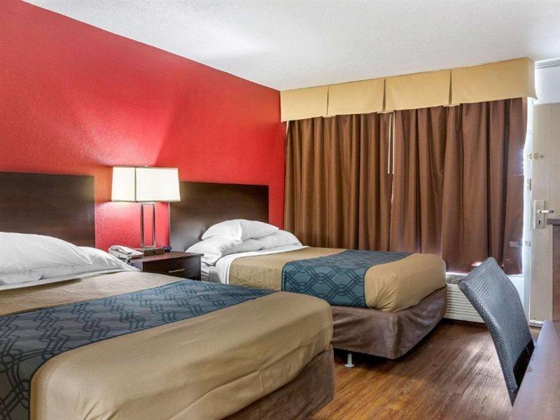 Econo Lodge Shorewood Extérieur photo