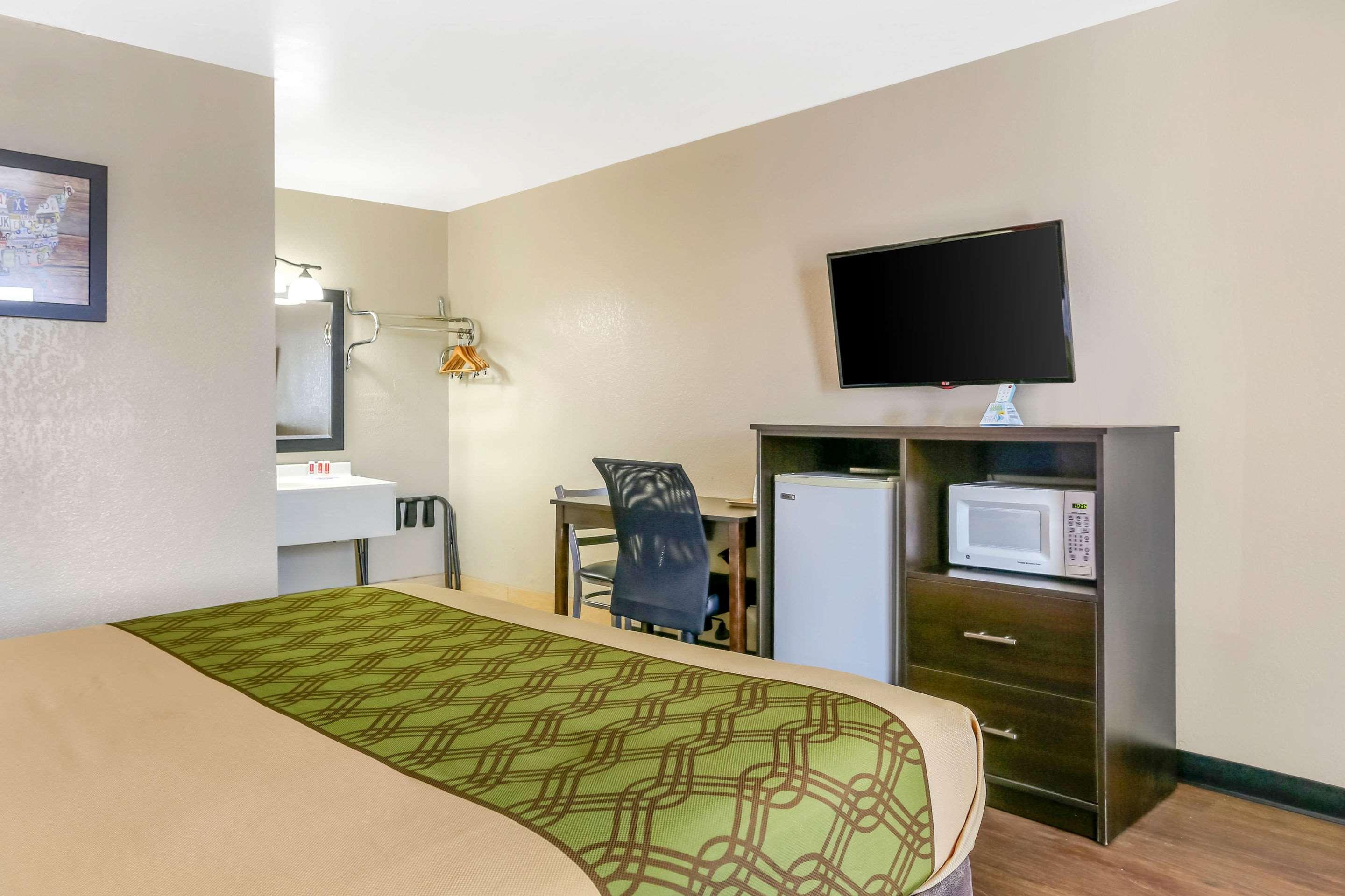Econo Lodge Shorewood Extérieur photo