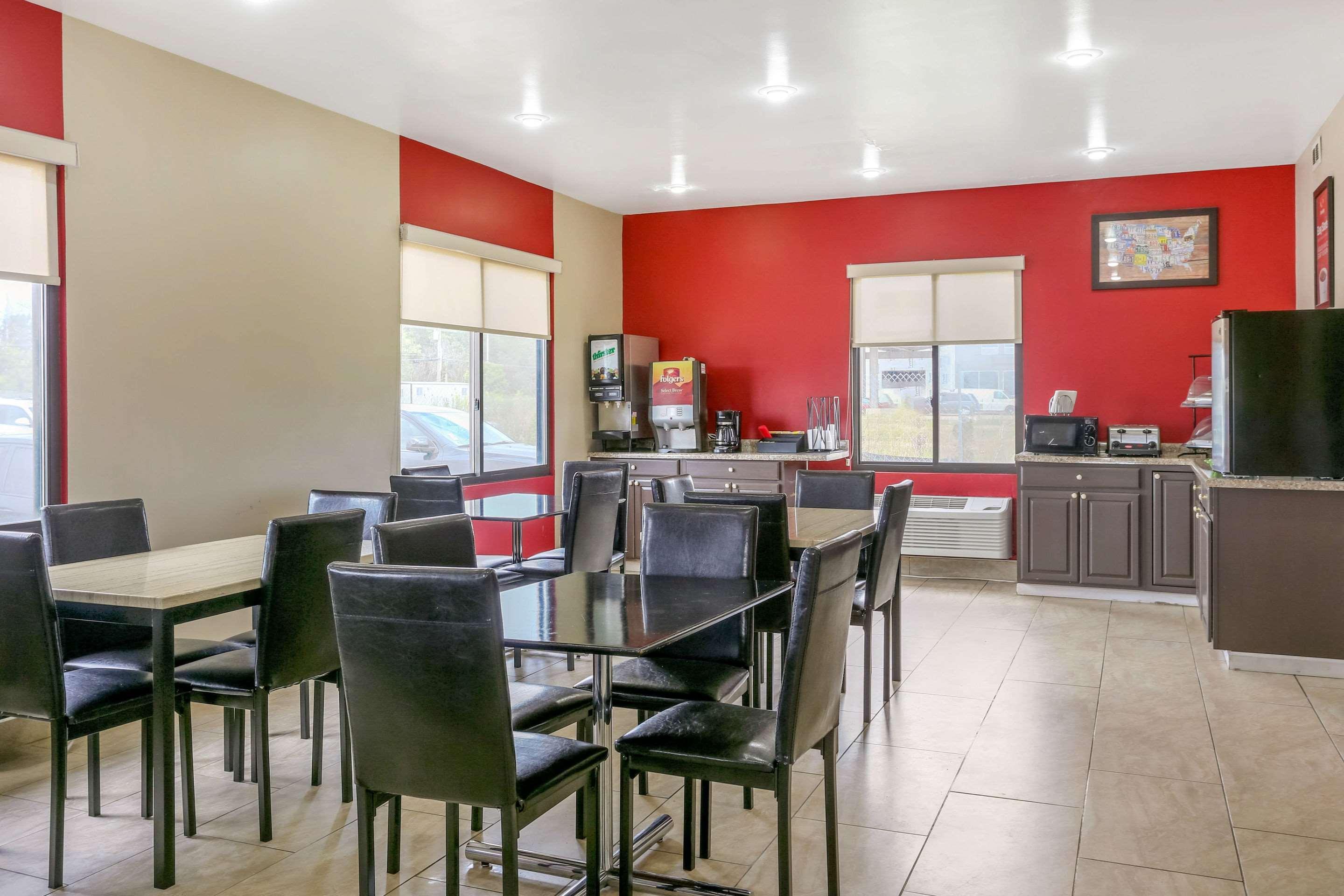 Econo Lodge Shorewood Extérieur photo