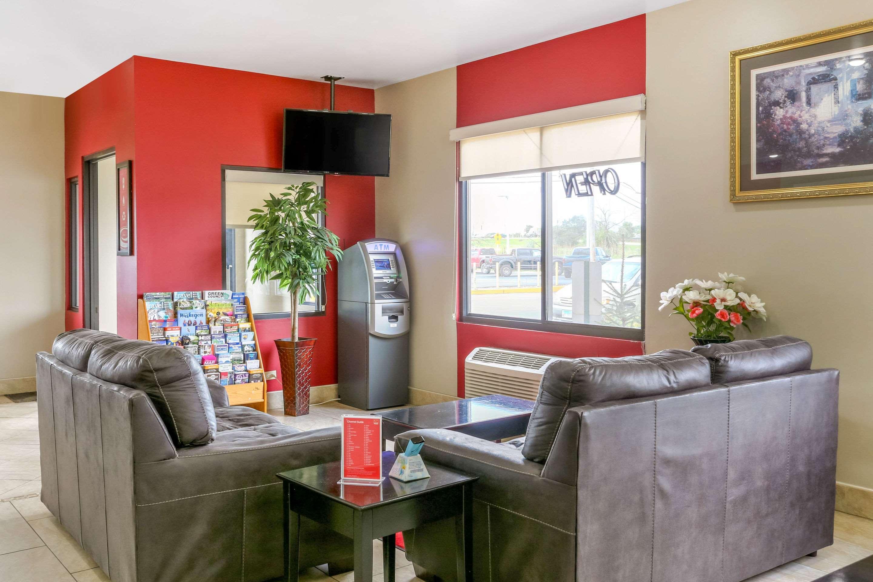 Econo Lodge Shorewood Extérieur photo