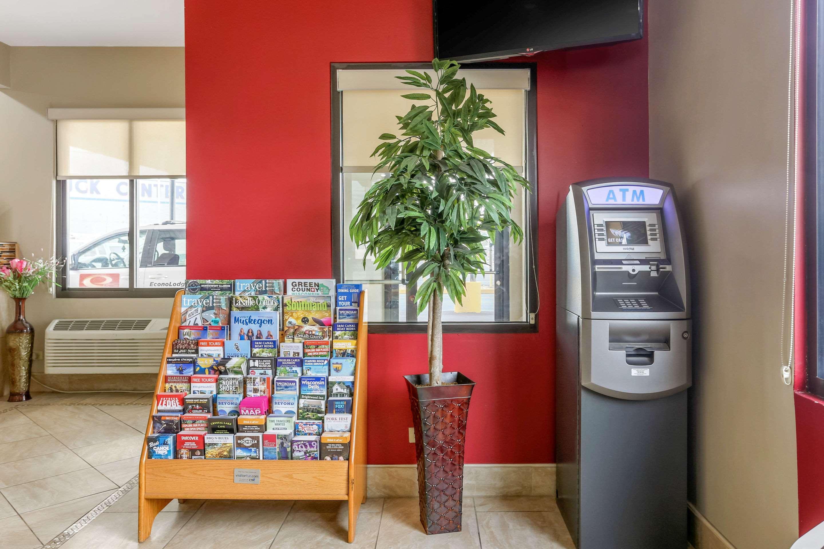 Econo Lodge Shorewood Extérieur photo
