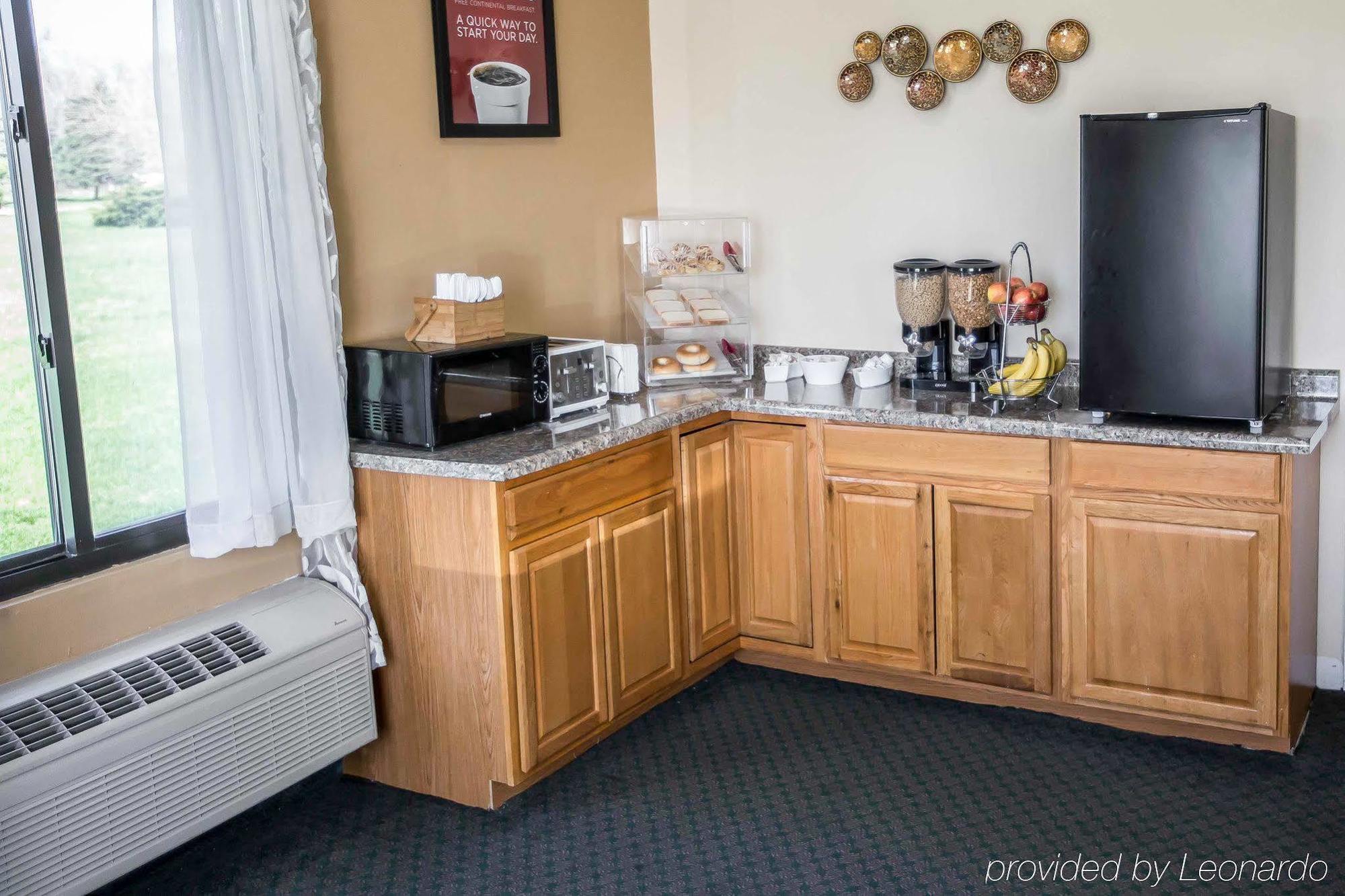 Econo Lodge Shorewood Extérieur photo